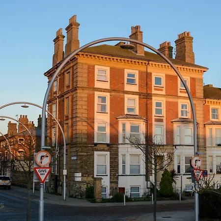 Sea Views Stunning 2 Bedroom Apartment # Lowestoft Exterior photo